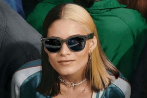 美國社交媒體公司臉書上週推出了其首款智能眼鏡，朝著提供真正AR眼鏡的目標邁出了一步，但該款產品卻在歐盟引發了隱私擔憂。（圖源：互聯網）