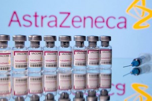 9月21日，意大利政府決定透過COVAX機制向越南額外捐贈79.6萬劑阿斯利康疫苗。圖為阿斯康利新冠疫苗。（圖源：路透社）
