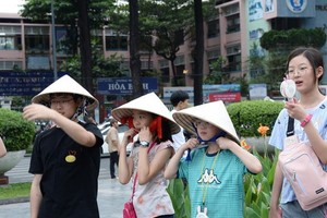 本市於9月15日後逐步開放旅遊服務。