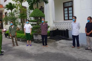 被抓獲的 5名歹徒。（圖源：警方提供）