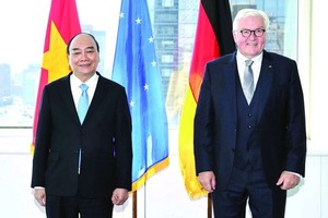 國家主席阮春福會見德國總統弗蘭克‧瓦爾特‧施泰因邁爾。（圖源: 越通社）