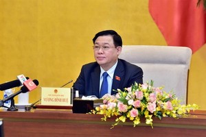 國會主席王廷惠主持座談會。（圖源：英芳）