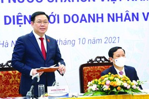 國會主席與越南企業家代表會晤