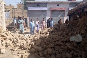 地震導致赫爾奈地區多所房屋倒塌。（圖源：互聯網）