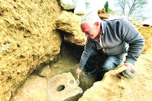 考古學家發現 2700 多年前私人廁所