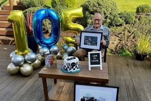 105歲車迷阿Len。（圖源：互聯網） 