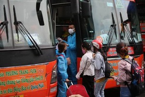 民眾從本市乘坐零元班車返回家鄉。（圖源：PLO） 