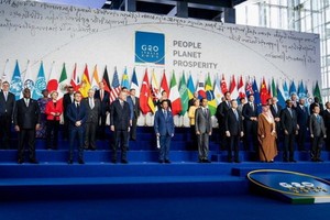 G20與會領導人集體合影。（圖源：AFP）