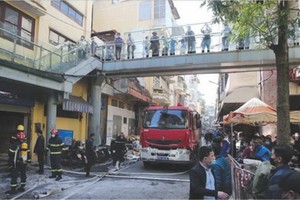 河內橋東市場失火