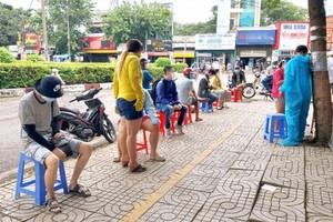 私立醫療單位的檢測費過高導致貧困者更加困難。