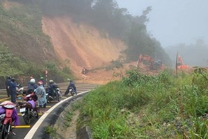 27C 號國道發生泥石流事故