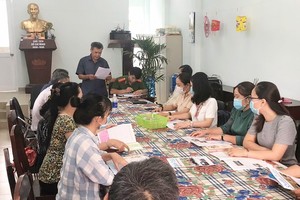 第七郡所屬一個黨支部在第四波新冠肺炎疫情爆發之前舉行黨會議。