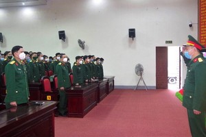 河靖省軍事指揮部幹部馳援廣治省防疫出發儀式。（圖：善德）