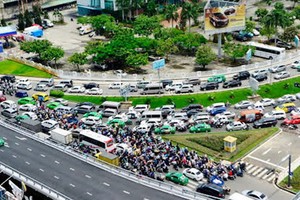 新山一機場周邊的陳國環街與共和街經常發生交通堵塞。（圖：互聯網）