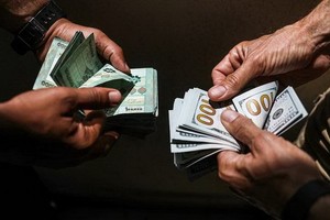 黎巴嫩本幣黎巴嫩鎊對美元黑市匯率13日跌破2萬6000比1關口，創歷史新低。（示意圖：Getty Images）