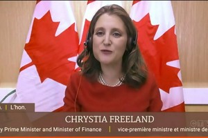 加拿大副總理兼財長弗里蘭稱，移民是加拿大經濟增長的另一重要驅動力，也是該國競爭優勢之一。（圖：視頻截圖）