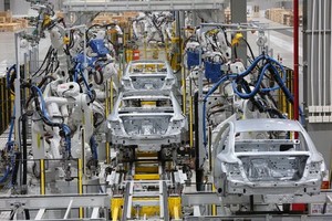 Vinfast 汽車製造廠組裝車間一撇。