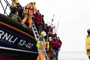 馬達加斯加海岸發生沉船事故，當時載著130名乘客，當中45人獲救。（圖：互聯網）