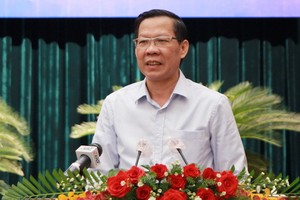 市人委會主席潘文邁在會上致辭。（圖：長黃）