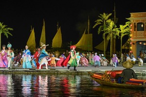 會安實景表演節目。（圖：VNE）