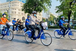 位於市中心的公共自行車系統。