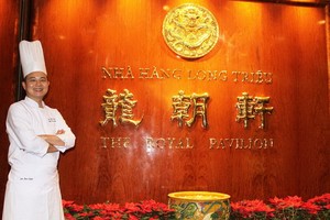 劉蔭泉名廚為龍朝軒賓客呈獻佳餚美饌。