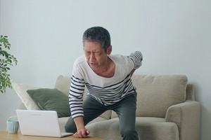 長期下肢痠麻是椎間盤突出壓迫