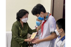 韋阿英基金資助本市學生