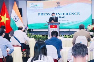 印度駐本市總領事馬丹‧莫漢‧斯蒂在新聞發佈會上發言。（圖：市黨部新聞網）