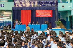 兒童權利保護協會所屬律師分會到學校宣傳法律規定。