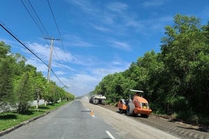 察林街——銜接本市與芹耶縣的幹線正在施工中。