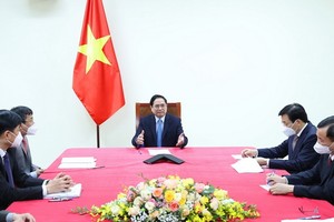 鞏固越中兩國友好情誼