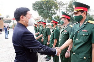 政府副總理探望巴地-頭頓醫護人員