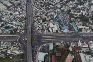 今年，本市-沐牌高速公路將開始動工以緩解22號國道交通堵塞情況。