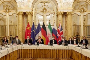 伊朗要求西方國家作出必要保證。圖為伊朗核問題全面協議相關各方在維也納進行談判的情況。（圖：AFP）