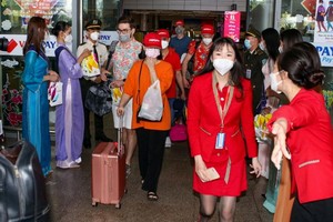 春節期間抵達峴港市的本市遊客。（圖：VOV）