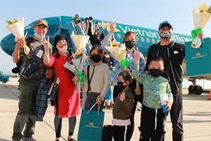 慶和省壬寅虎年大年初一迎接數百名遊客前來觀光遊覽。（圖：越通社）