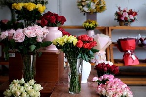 情人節前大勒玫瑰漲價。（圖：互聯網）