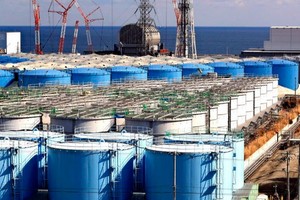 圖為福島第一核電廠外放置含氚廢水的儲存槽。