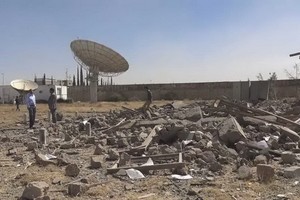 胡塞武裝用於操控無人駕駛飛機的一座衛星地面站被多國聯軍摧毀。（圖：互聯網）