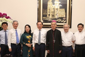 天主教徒共同建設本市文明、現代及情義