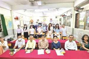 啟秀華文中心首個愛好作文座談會。