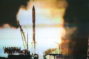 一段視頻截圖顯示，2022年10月26日，搭載 Progress MS-21 貨運飛船的聯盟 2.1a 火箭從哈薩克斯坦拜科努爾航天發射場發射升空。