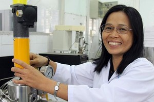 黎氏金鳳博士榮獲“最佳創新獎”。（圖：陳黃）