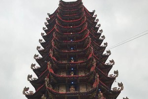 聖光廟越南獨一無二的寶塔。