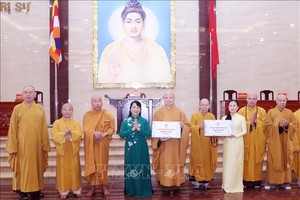 佛教為加強全民族大團結作貢獻