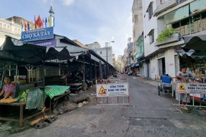 巴迫街市外面扶董天王街維修