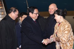 迎接政府總理范明政的歡迎儀式在阿姆斯特丹斯希普霍爾國際機場舉行。（圖：越通社）