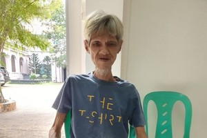 馮文全病情嚴重，呼吸、說話都很困難。