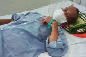 文富林仍在范玉石醫院就醫。